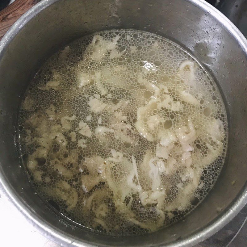 Step 4 Stir-fried beef with pickled mustard greens soup