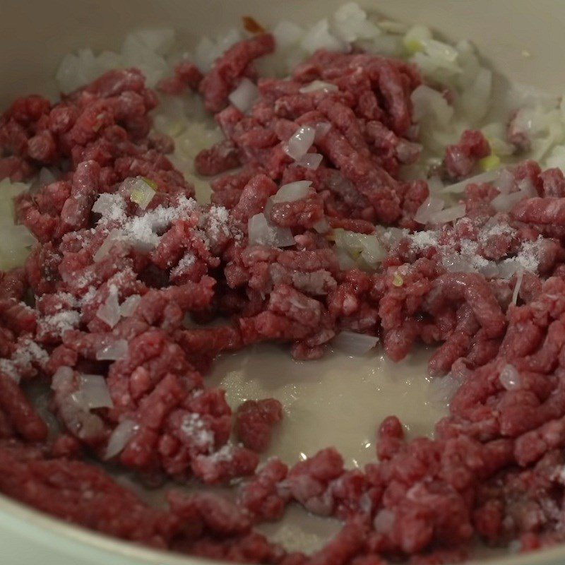 Step 4 Stir-fry the beef Cheese Meat Hamburger