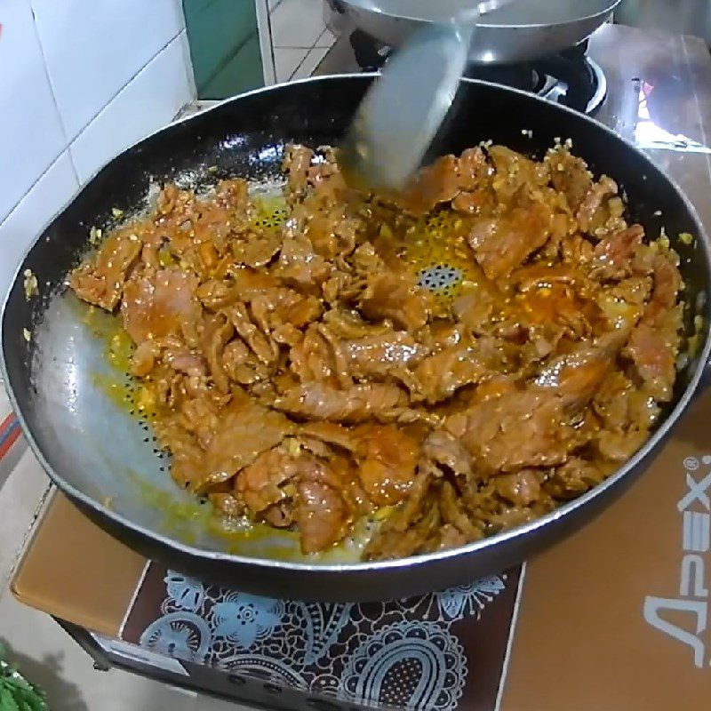 Step 3 Stir-fried beef with butter