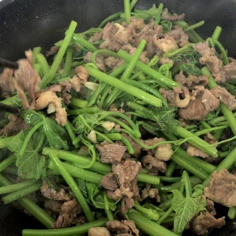 Step 2 Stir-fried beef and chayote shoots Chayote shoots stir-fried with beef