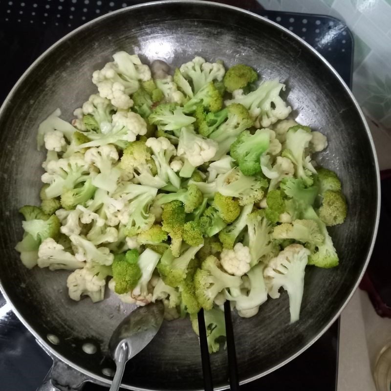 Step 3 Stir-frying Beef with Broccoli Stir-fried Broccoli with Beef