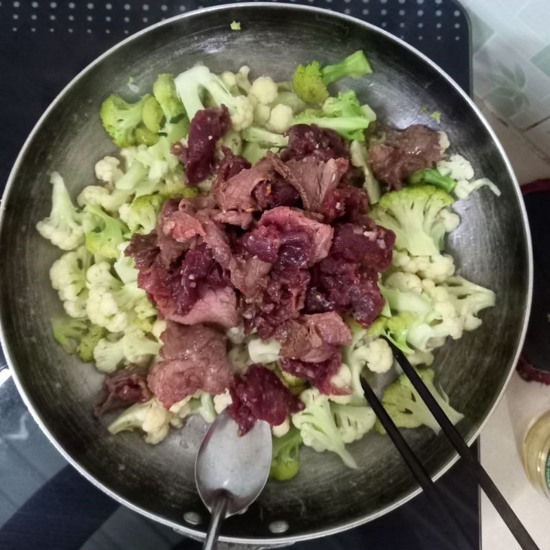 Step 3 Stir-fried beef with broccoli Stir-fried beef with broccoli