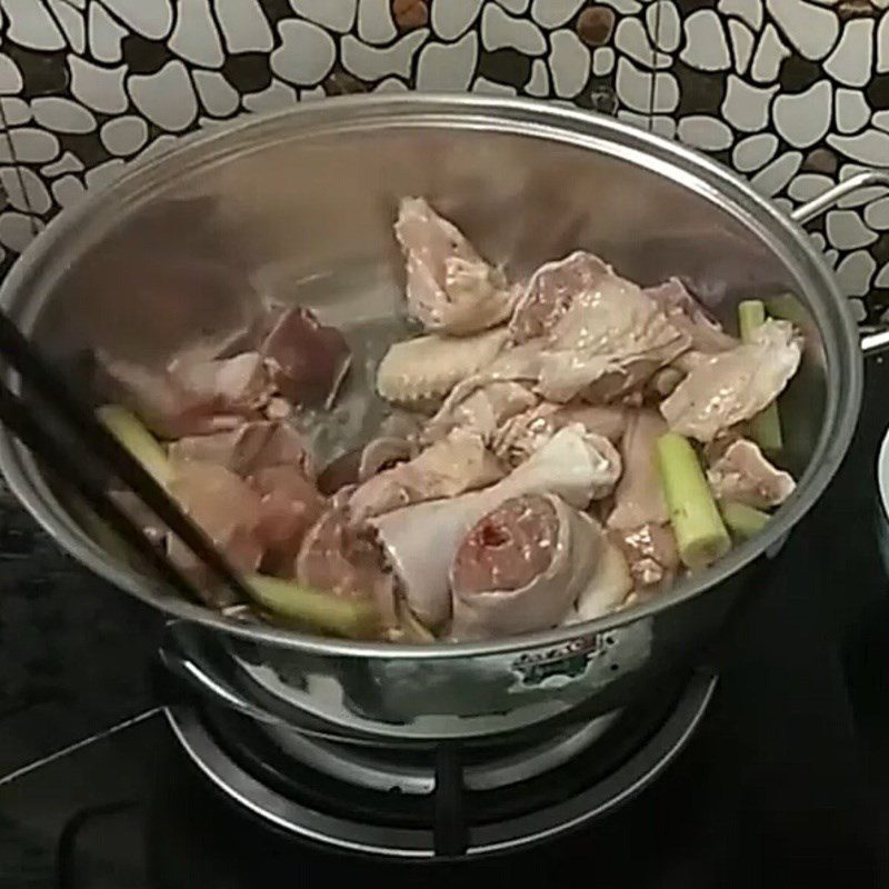 Step 3 Stir-fry chicken Coconut chicken hotpot