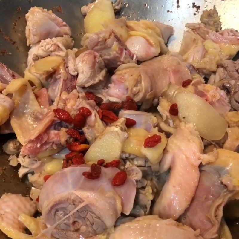 Step 3 Stir-fry chicken with ingredients for Chinese-style chicken soup