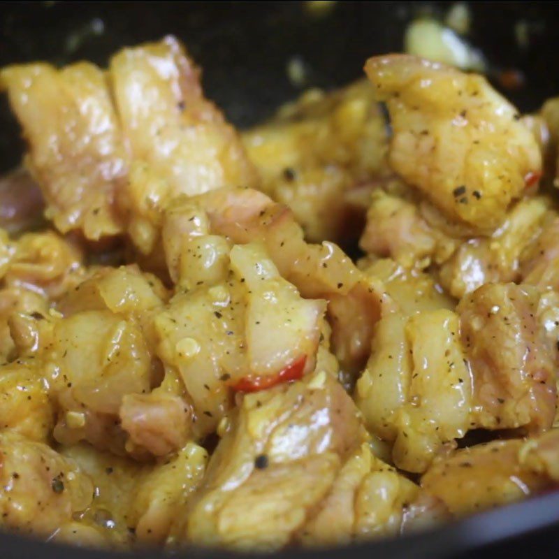 Step 4 Stir-fried pork Stir-fried pork with gourd