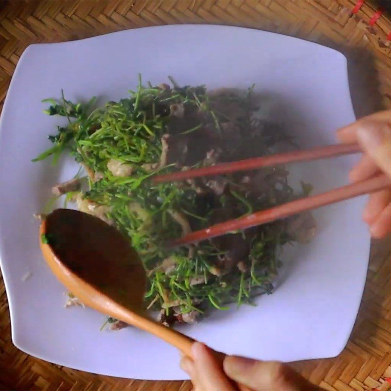 Step 3 Stir-fry goose with pennywort Stir-fried goose with pennywort