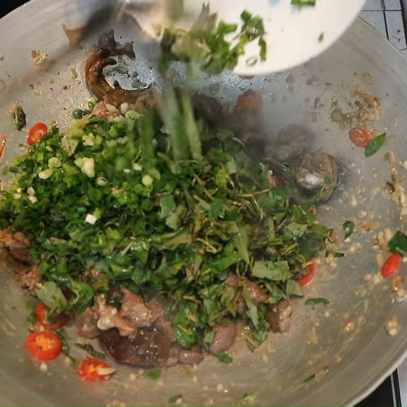 Step 3 Stir-fry the duck meat with rice paddy herb for Stir-fried Duck with Rice Paddy Herb