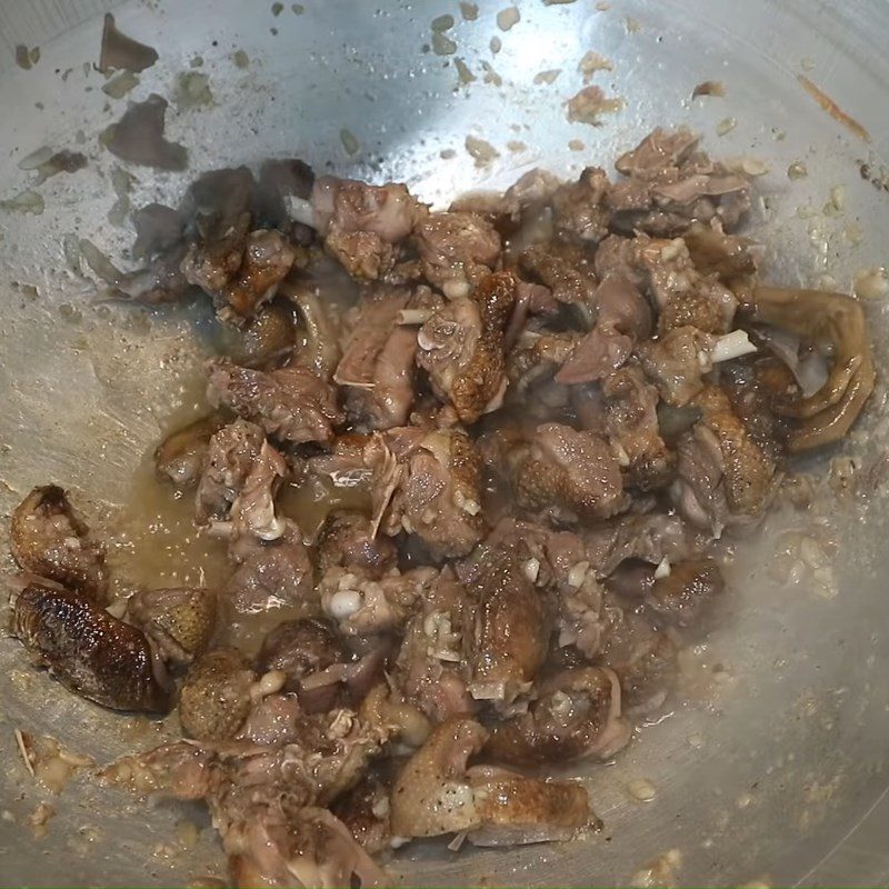 Step 3 Stir-fry the duck meat with rice paddy herb for Stir-fried Duck with Rice Paddy Herb