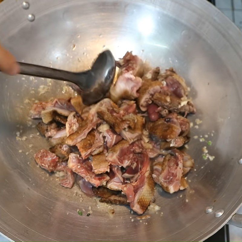 Step 3 Stir-fry the duck meat with rice paddy herb for Stir-fried Duck with Rice Paddy Herb