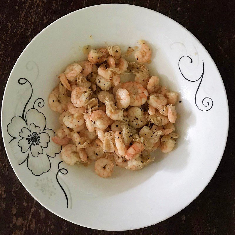 Step 2 Stir-fry shrimp Stir-fried long beans with shrimp