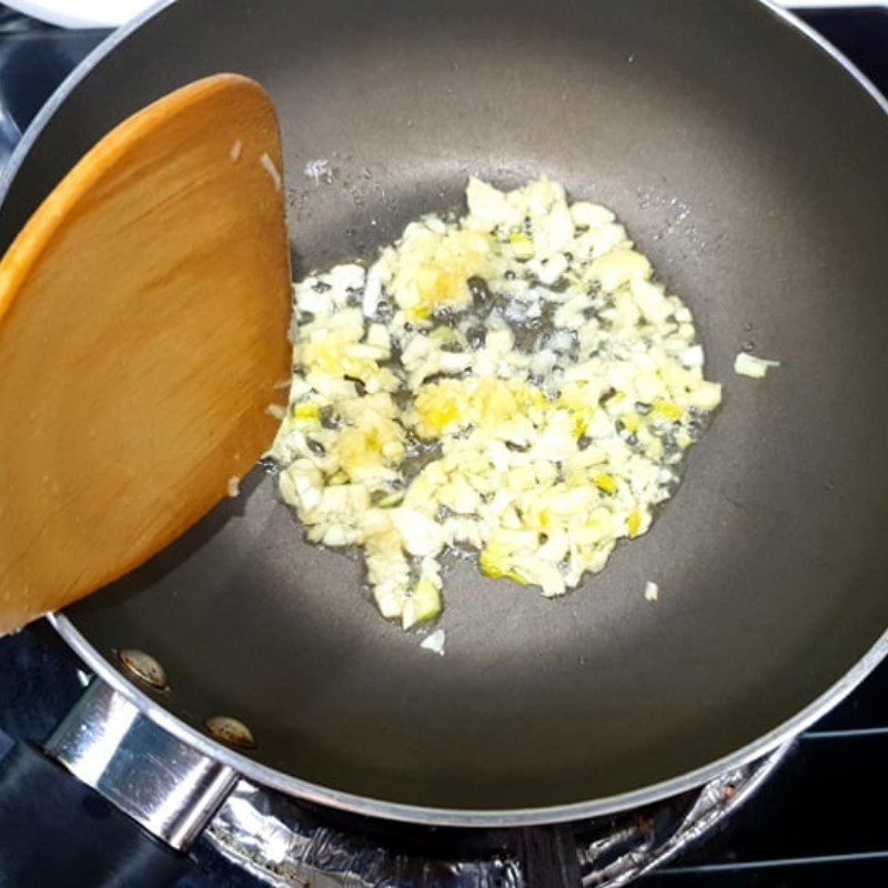 Step 3 Sauté shrimp Baked shrimp with cheese (Recipe shared by a user)