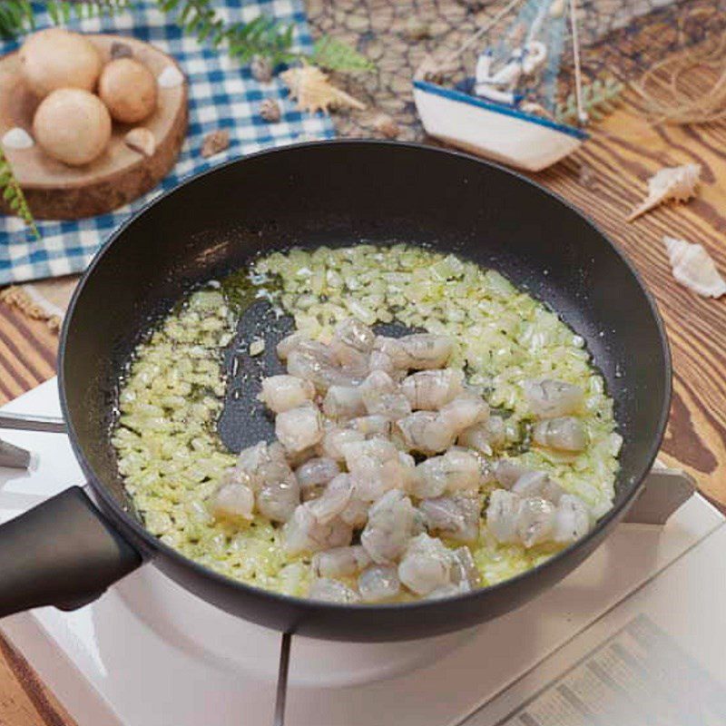 Step 1 Sauté shrimp and squid Baked Cheese Seafood