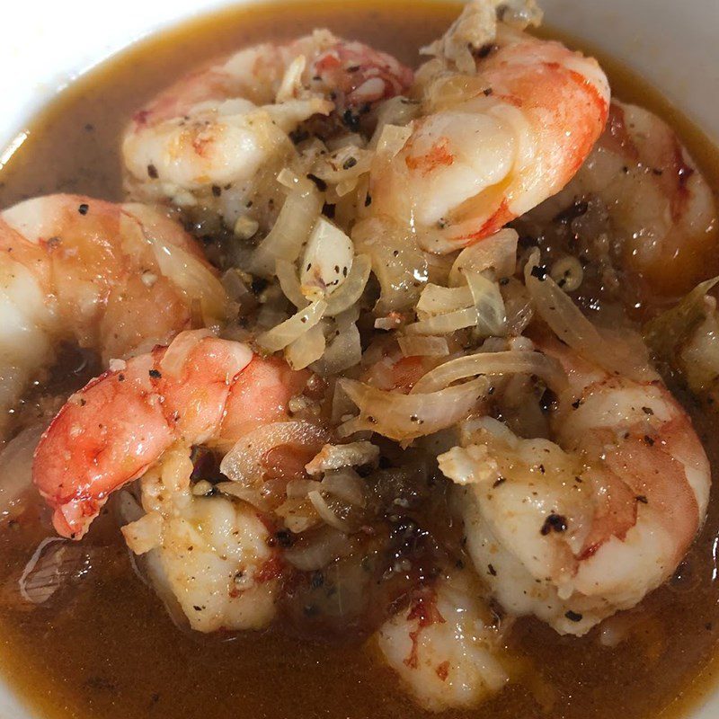 Step 5 Sautéing shrimp and meat Huế shrimp and meat cake