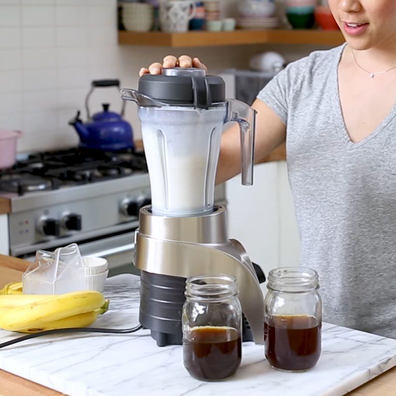 Step 2 Blend banana with milk Banana coffee smoothie