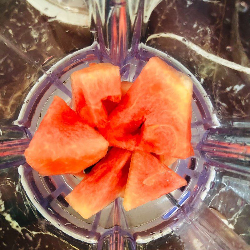 Step 2 Blend Watermelon Dragon Fruit Watermelon Dragon Fruit Juice