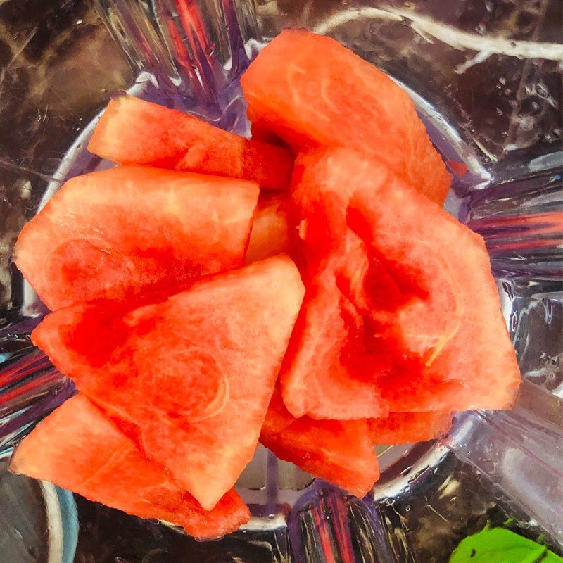 Step 2 Blend watermelon and apple Watermelon apple juice