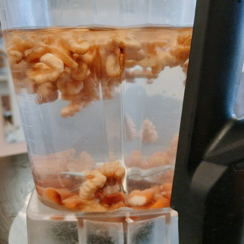 Step 2 Blend the nuts Walnut Almond Milk