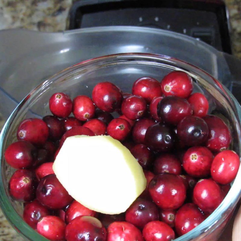 Step 2 Blend Cranberries and Pomegranate Cranberry and Pomegranate Juice