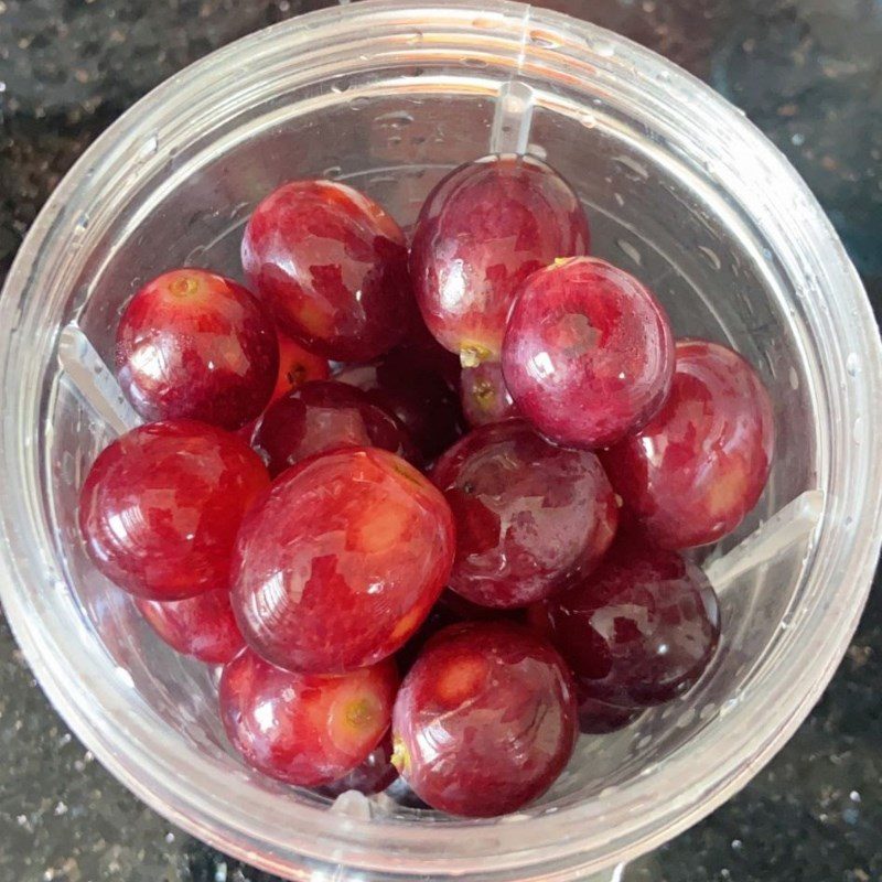 Step 2 Blend grapes for Red Grape Juice