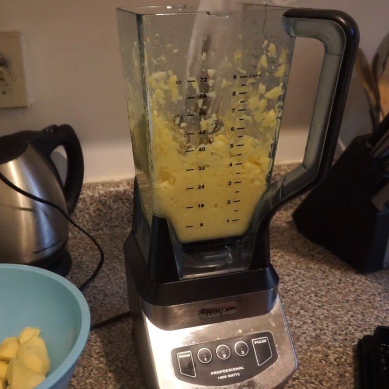 Step 2 Grind the ginger Pineapple ginger juice