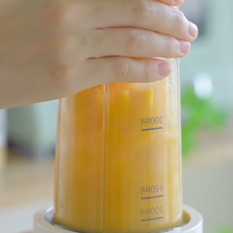 Step 2 Blend the mango for Mango Aiyu Jelly