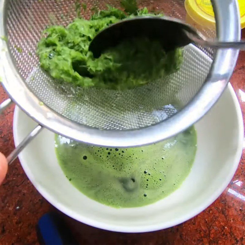 Step 2 Blend pandan juice for Pandan Sponge Cake