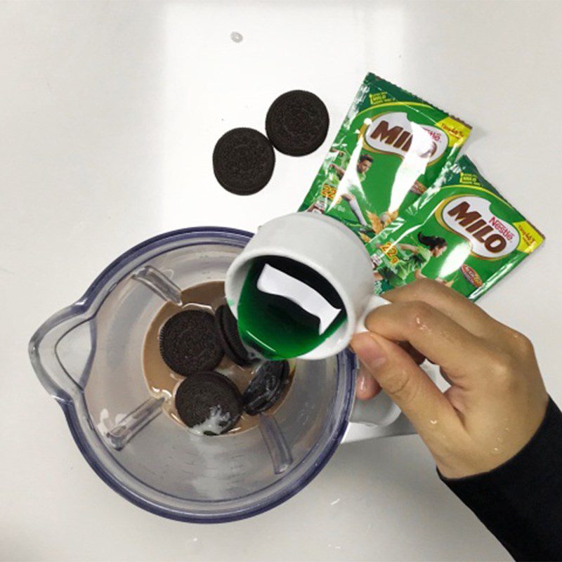 Step 2 Blend oreo Mint oreo blended ice