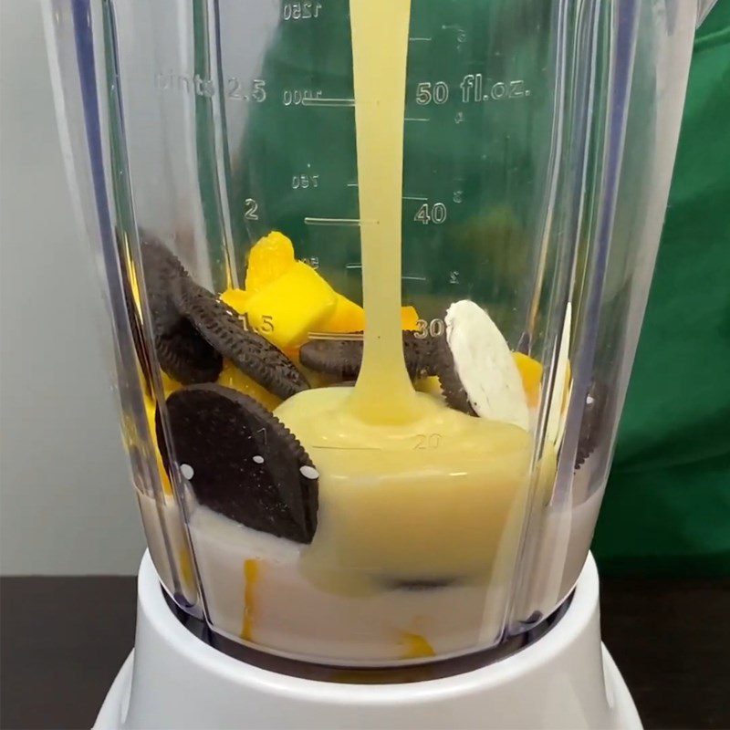 Step 2 Blend oreo with mango Oreo mango smoothie