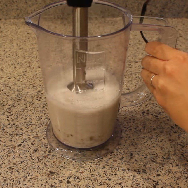 Step 2 Blend the Walnut Banana Smoothie