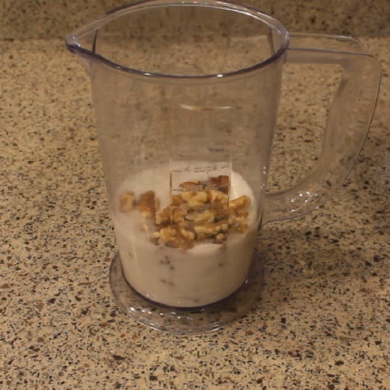 Step 2 Blend the Walnut Banana Smoothie