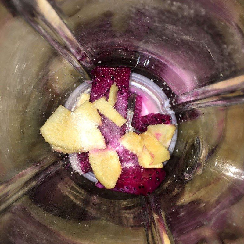 Step 2 Blend the dragon fruit apple smoothie Dragon Fruit Apple Smoothie