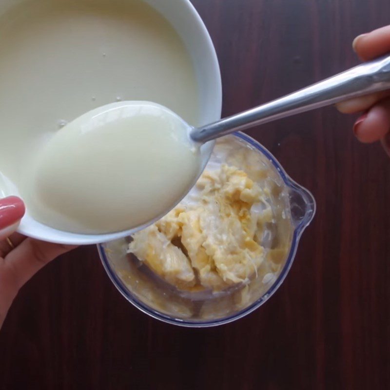 Step 1 Grind the durian meat Durian jelly with coconut milk