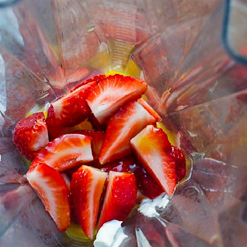 Step 1 Blend the fruit How to make shaved ice with frozen fruit