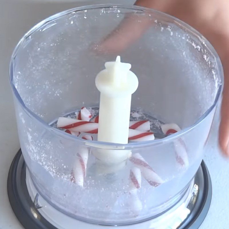 Step 3 Crushing candy cane Marshmallow candy dipped in white chocolate