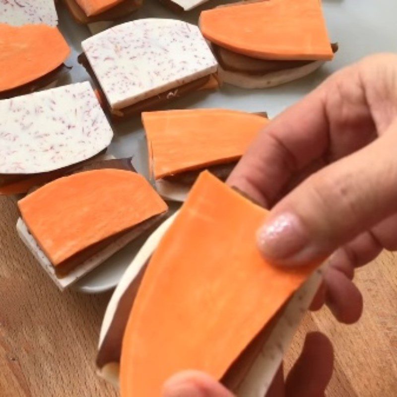 Step 2 Layering the cake Crispy rice cake