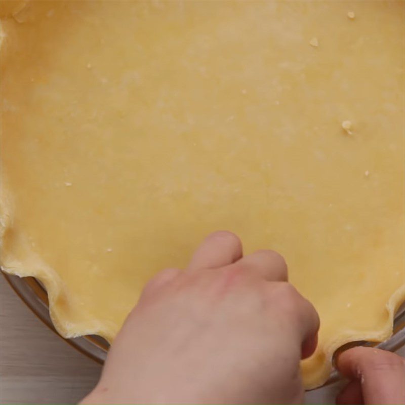 Step 2 Arrange the mold and bake the first time Pecan pie