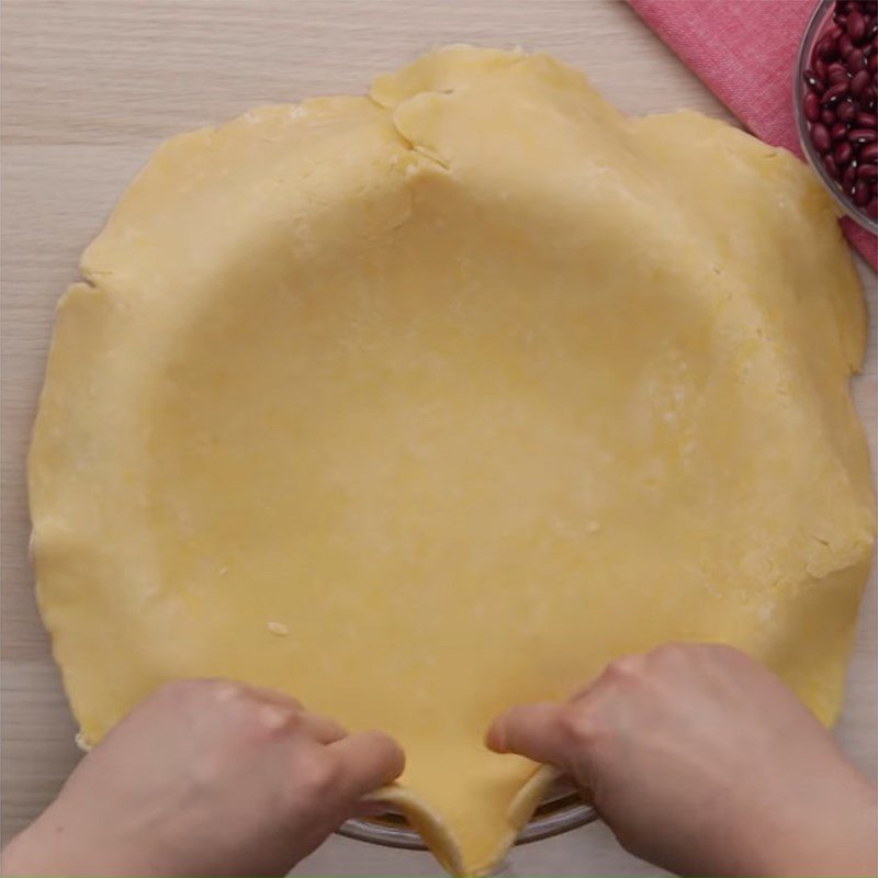 Step 2 Arrange the pan and bake for the first time Pecan Pie