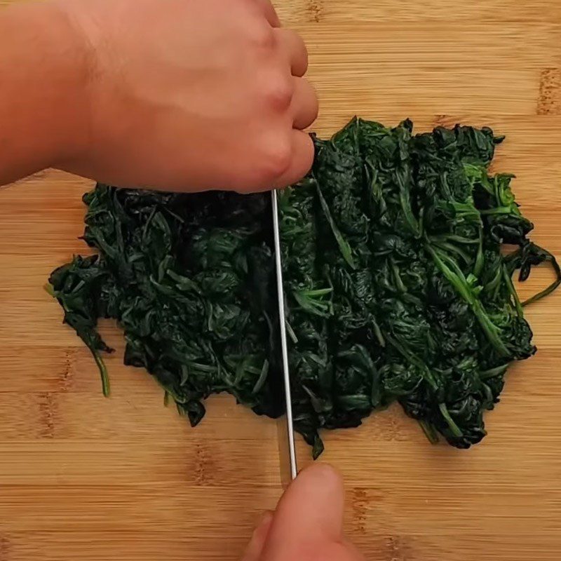 Step 1 Prepare the ingredients for the Spinach Stuffed Pine Tree Cake