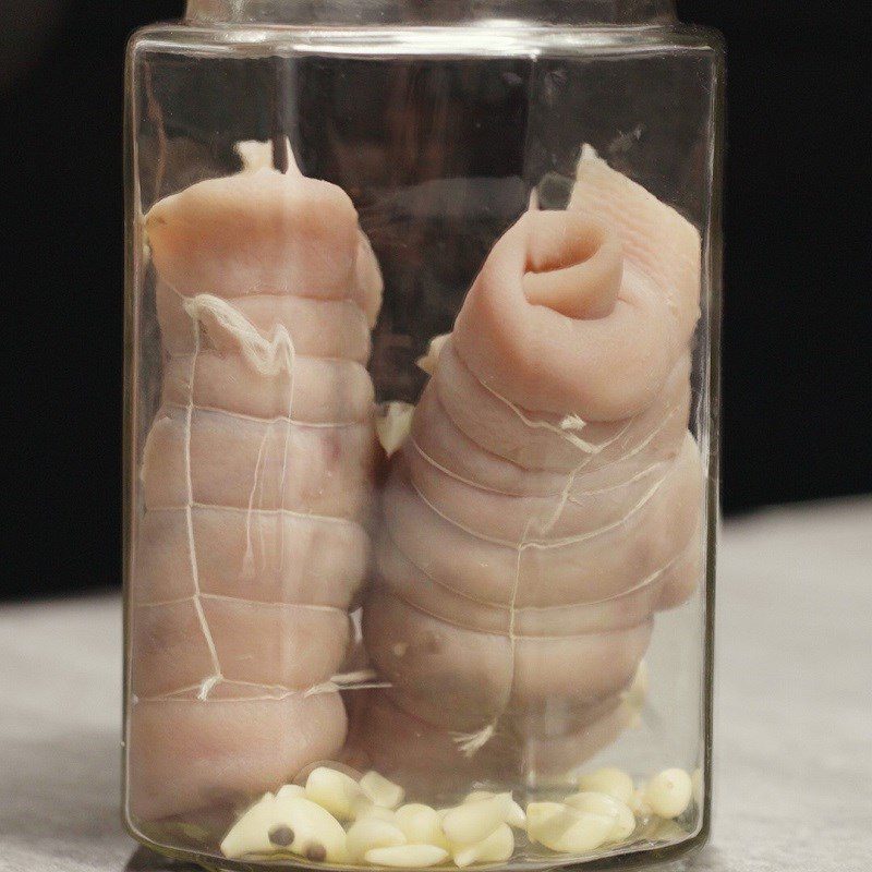 Step 5 Pack into jars and soak the pork ears for pork ear rolls