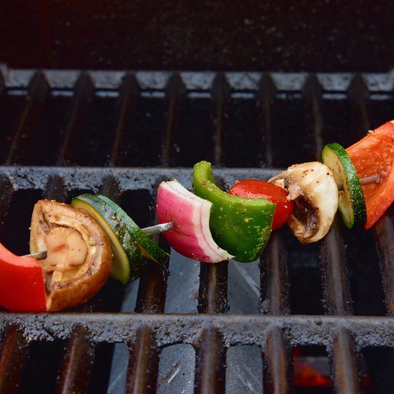 Step 3 Skewering and grilling vegetables Skewered grilled vegetables in American style