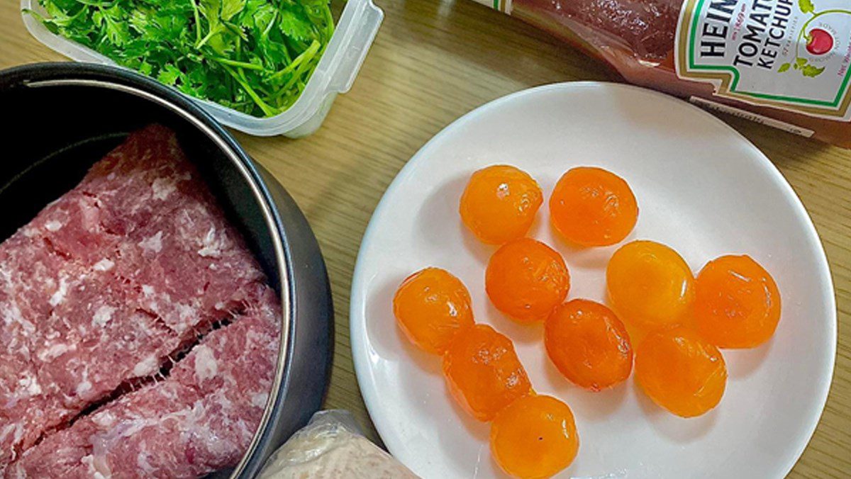 Ingredients for salted egg xiu mai dish