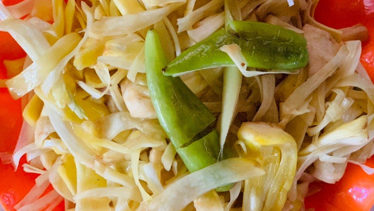 Stir-fried jackfruit with lemongrass and chili