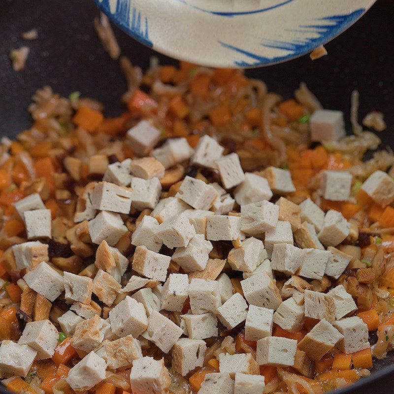 Step 2 Stir-fry the filling Vegetarian bowl sticky rice