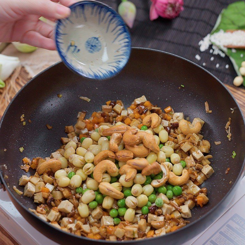 Step 2 Stir-fry the filling Vegetarian bowl sticky rice