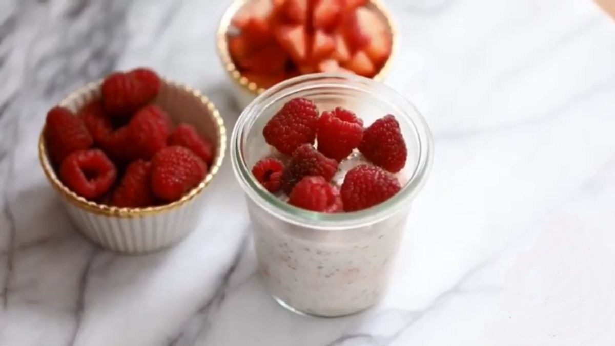 Kiwi Strawberry Oatmeal