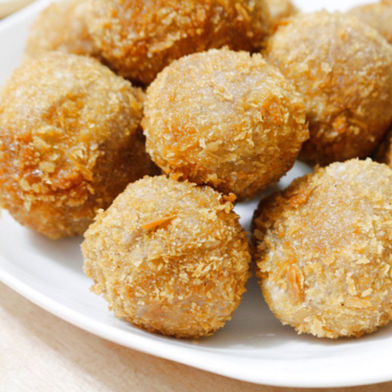 Step 5 Coating the dough and frying the cake Fried taro with salted egg filling