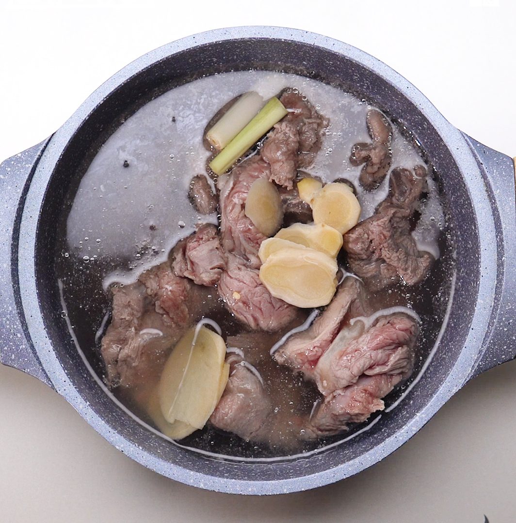 Step 3 Boil the beef tendons for Spicy Sour Beef Tendons