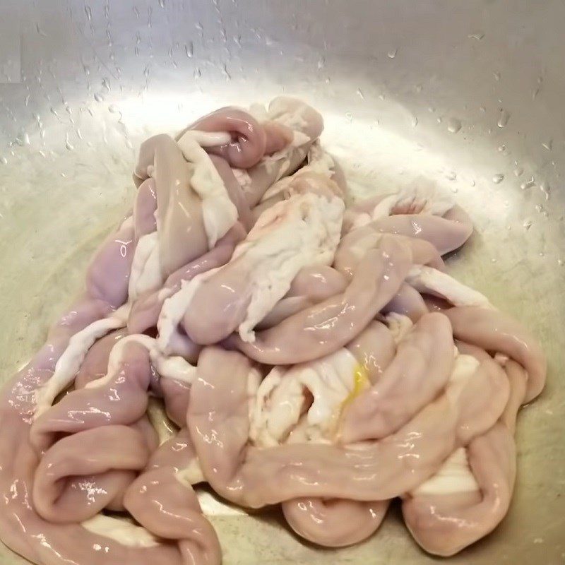 Step 1 Prepping the ingredients for Pork Intestine Soup