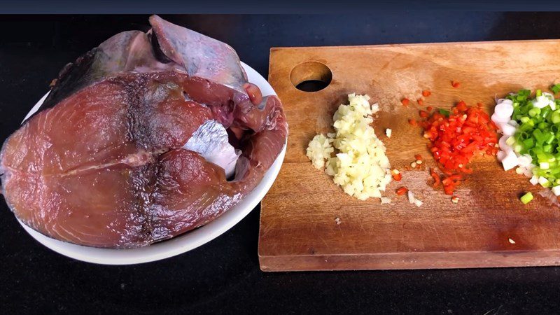 Ingredients for garlic chili braised tuna dish