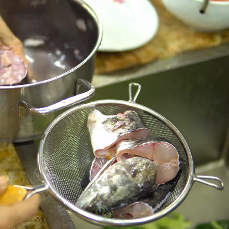 Step 1 Prepare the fish Braised fish with kohlrabi